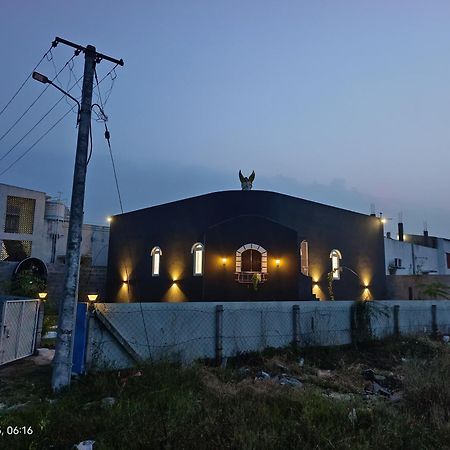 Caveman Guest House Pondicherry Bagian luar foto