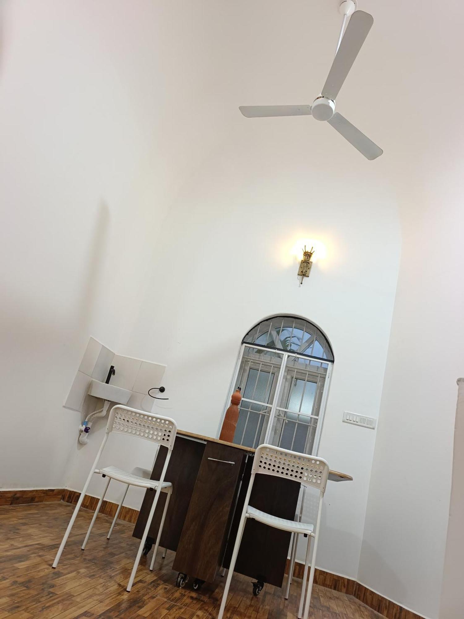Caveman Guest House Pondicherry Bagian luar foto